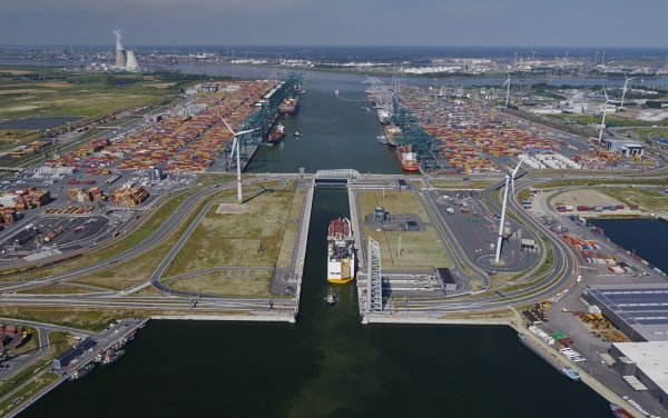 600 Antwerp port