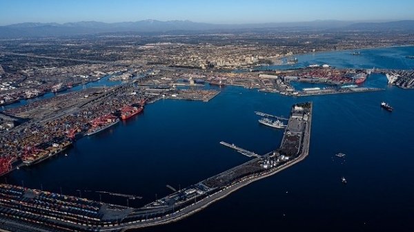 600 Port of Long Beack wide view abovr